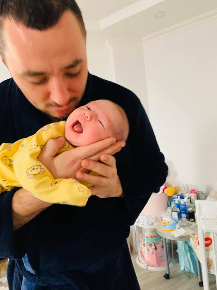 Молодая мама Наталка Карпа впервые показала лицо дочери (эксклюзивное фото)